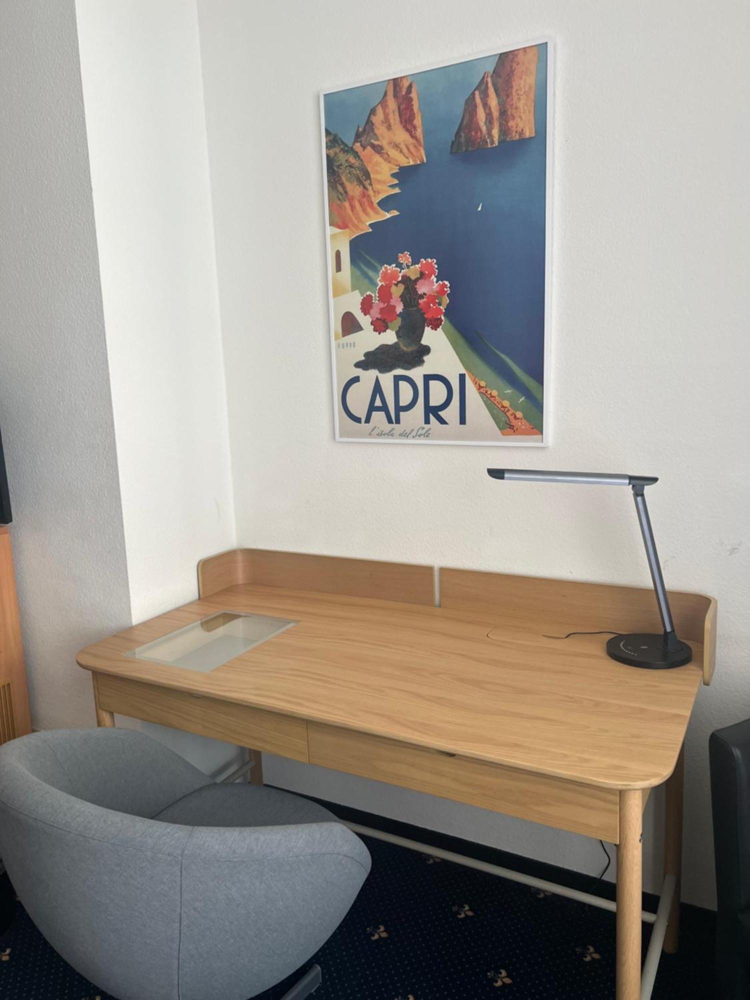 Hotel Capri อูเบอร์ลิงเงน ภายนอก รูปภาพ