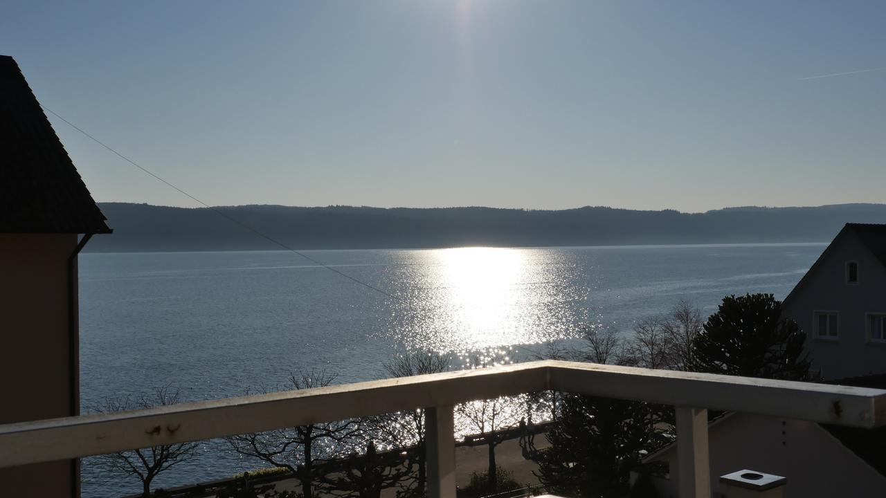 Hotel Capri อูเบอร์ลิงเงน ภายนอก รูปภาพ